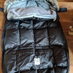 7 A.M.  Le Sac Igloo